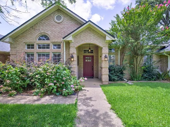 18400 Woodhollow Dr, Flint, TX 75762