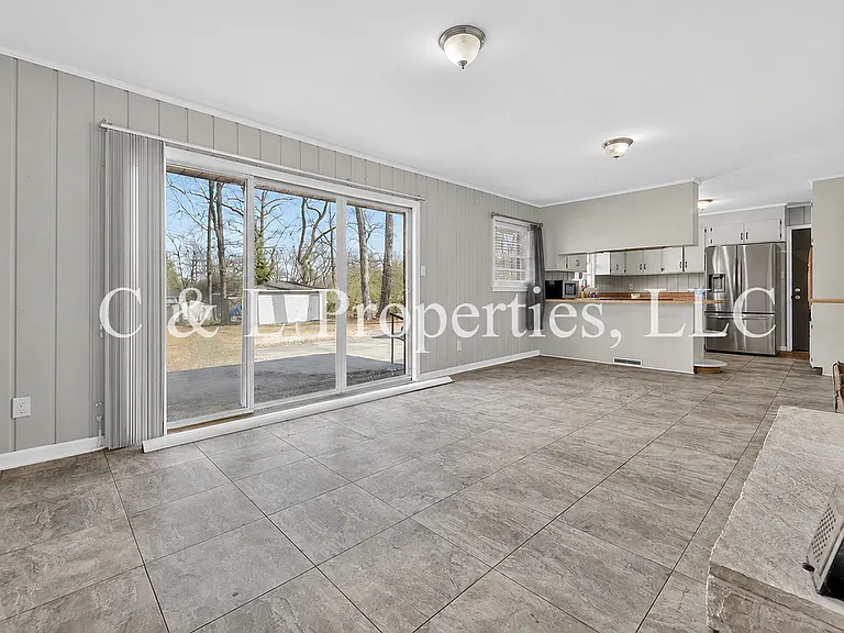 102 Ilene St — Photo 13