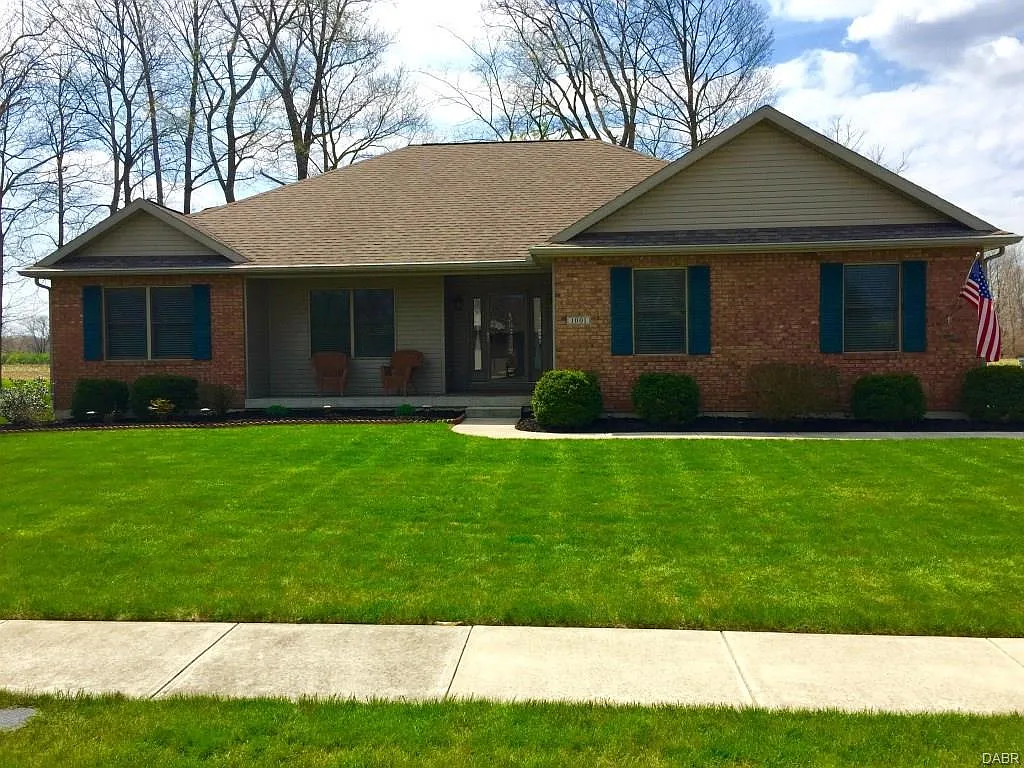1001 Christine Ln photo 1