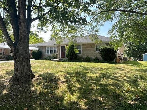2nd image of 203 Cladorbon Dr