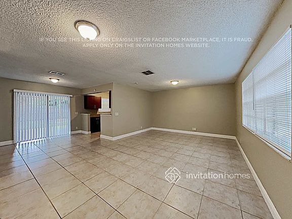3rd image of 4389 Violet Cir