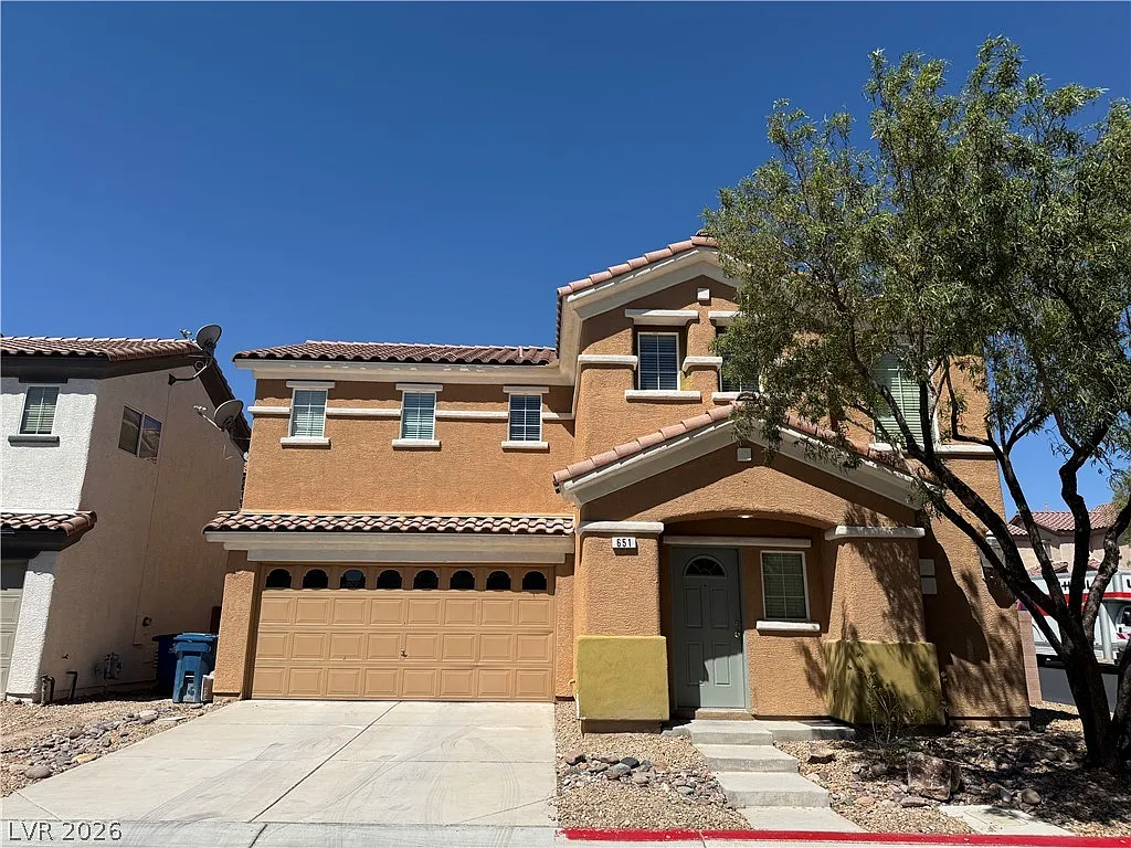 3 bed, 2.5 bath, 1845 sqft, $2,000 — Photo 2