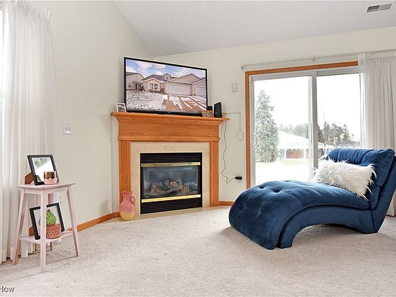 4th image of 1168 Chaucer Cir
