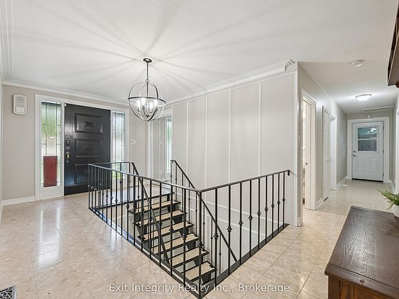 4th image of 267 Abraham St