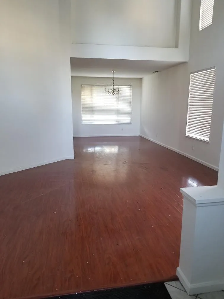 4 bed, 3137 sqft, $3,300 — Photo 4