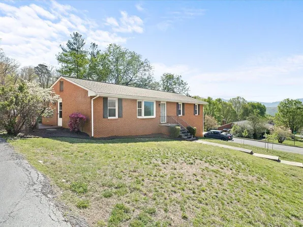 403 Ingal Blvd, Salem, VA 24153