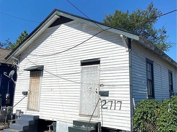 3rd image of 2717-19 Loyola Ave