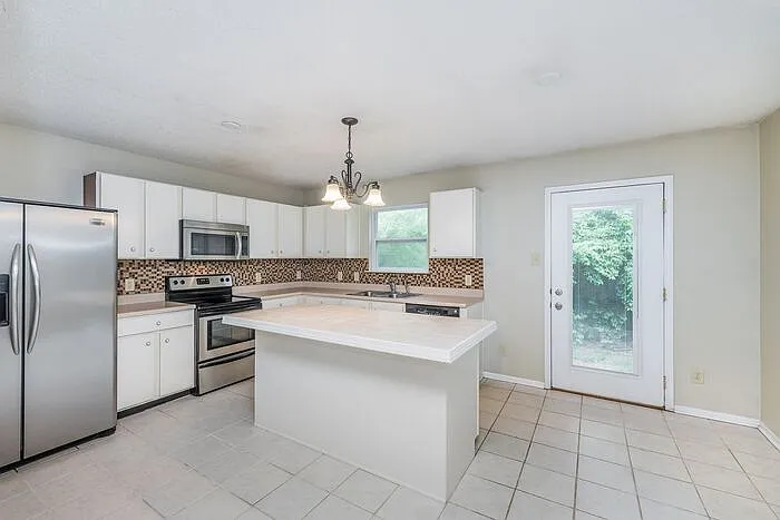 8951 Poppy Ln — Photo 6