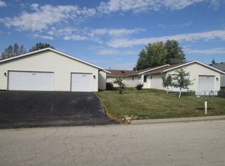 5552 Windy Knoll Dr, Loves Park, IL 61111