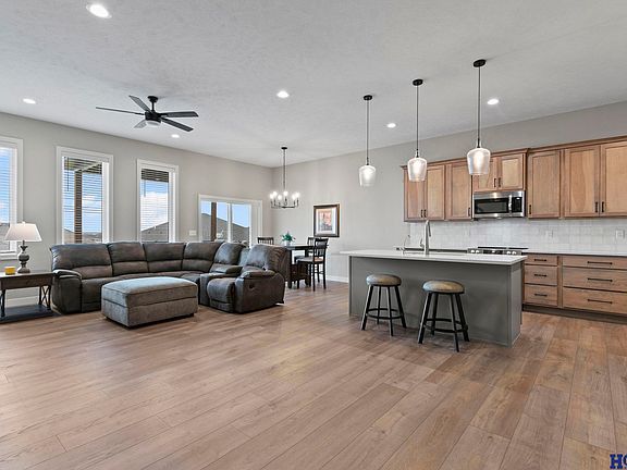 4th image of 10608 Majestic Ln