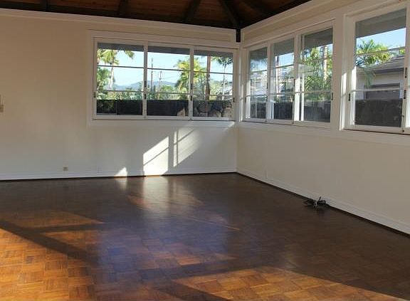 3rd image of 4542 Kahala Ave