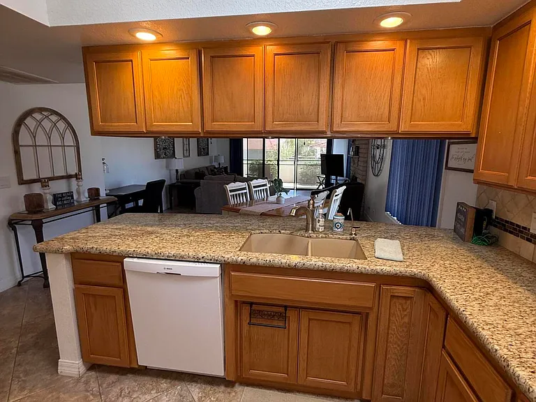 375 London Bridge Rd #35 — Photo 16