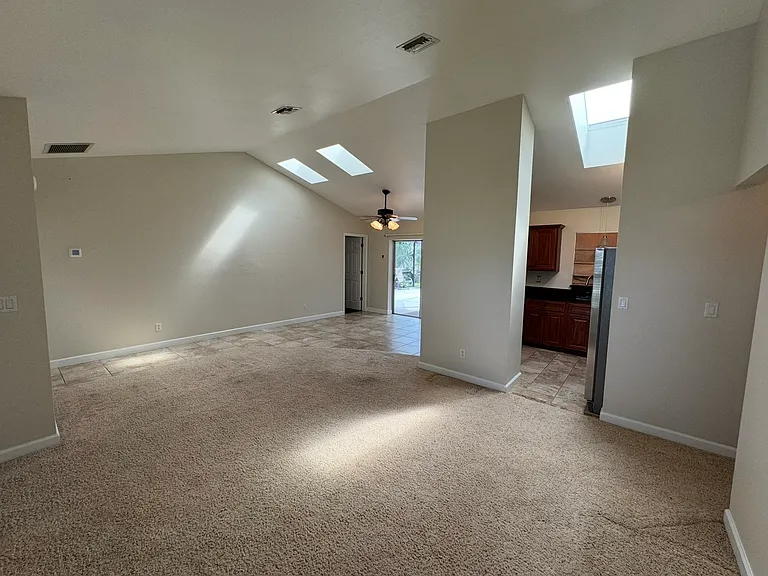 1004 SW 35th St — Photo 7