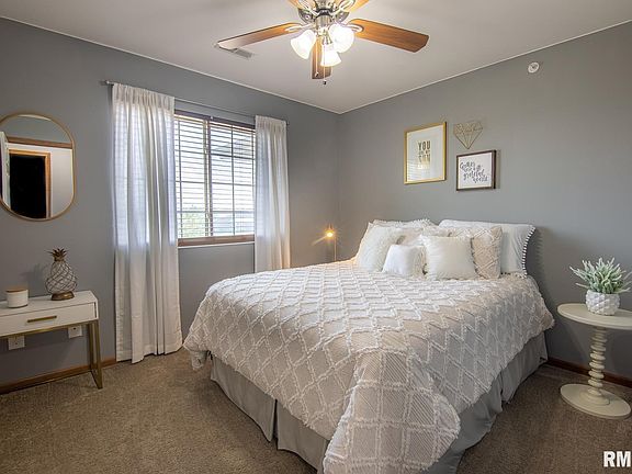 4th image of 240 E Franklin St APT 201