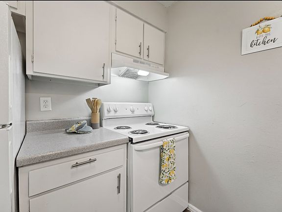 4th image of 6000 Will Rogers Rd #114