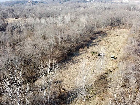 3rd image of 810 Susan Dr