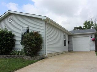 513 S 1st St, Pacific, MO 63069