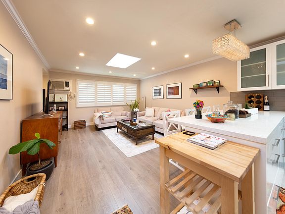 2nd image of 938 Palm Ave #208