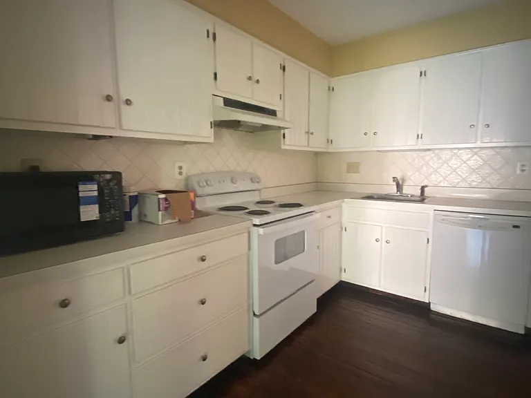 1404 Weatherstone Dr — Photo 6