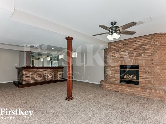 3rd image of 212 Royallmanor Ln