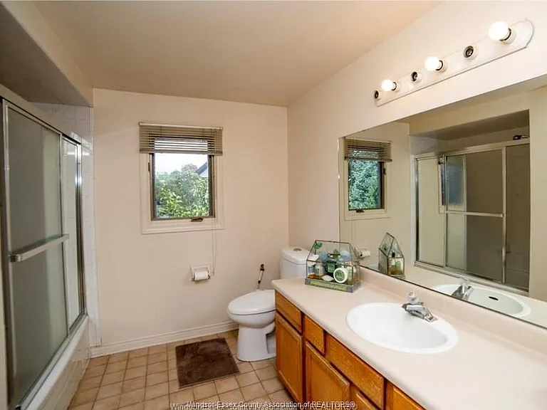 478 Flora Ave — Photo 8