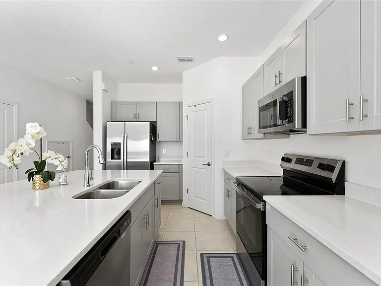5131 Quakers Pl — Photo 3