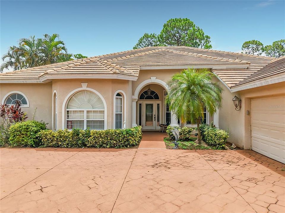 1st image of 2221 Oxford Ridge Cir