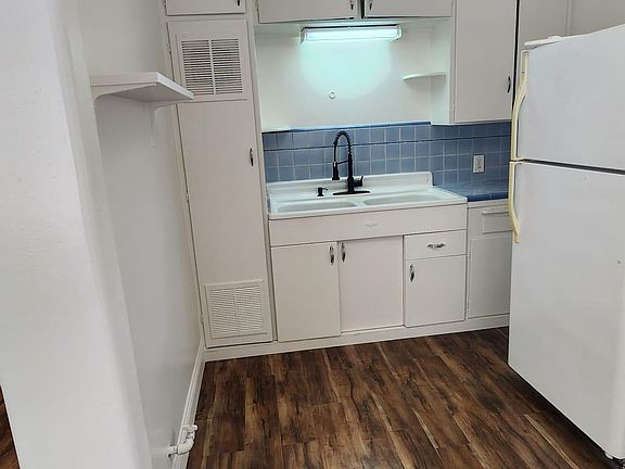 4th image of 2121 10th St APT 4