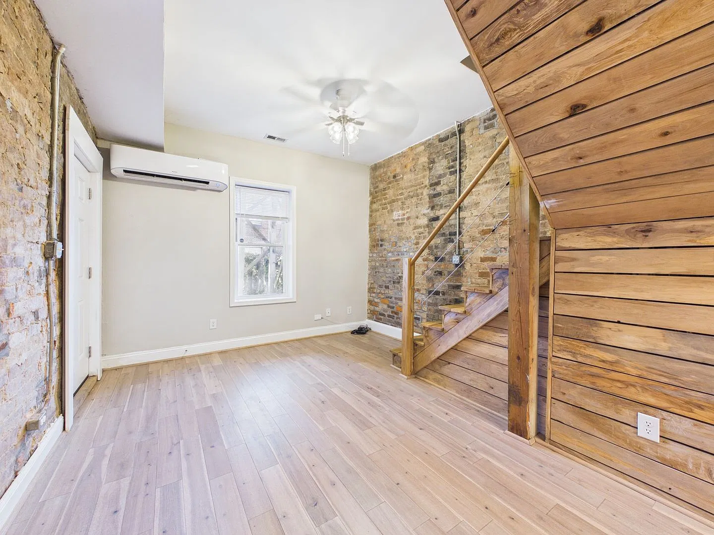 2 bed, 1.0 bath, 900 sqft, $1,595 — Photo 4