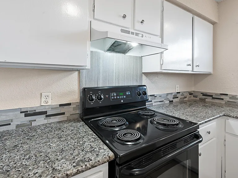 410 Old Thorndale Rd #D — Photo 12