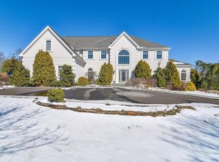 8 Blair Ln, Manalapan, NJ 07726