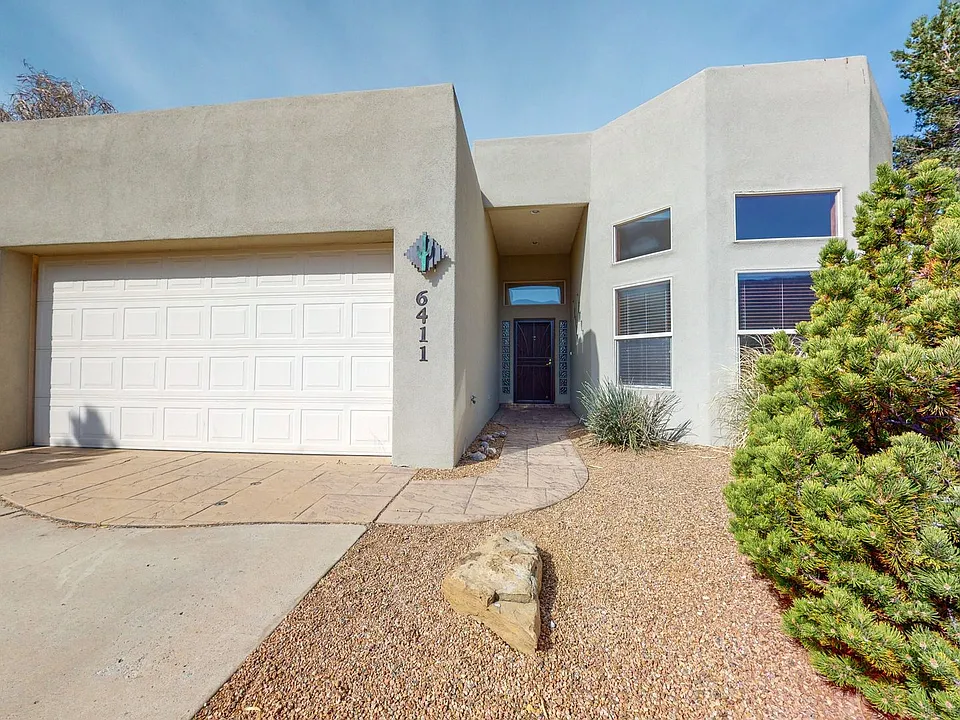 6411 Consuelo Point St NE