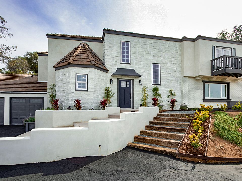 2nd image of 3885 Lake Garden Dr