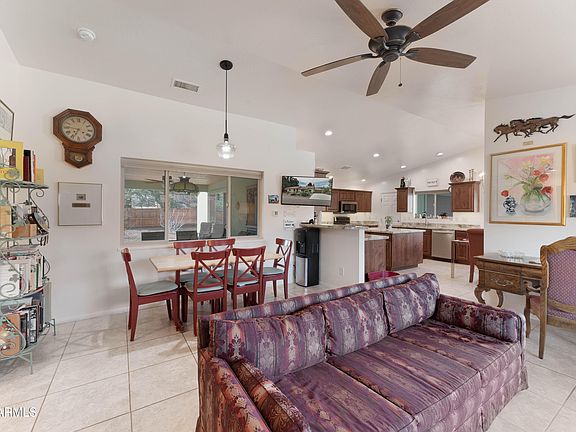 4th image of 100 Rain Trail Rd