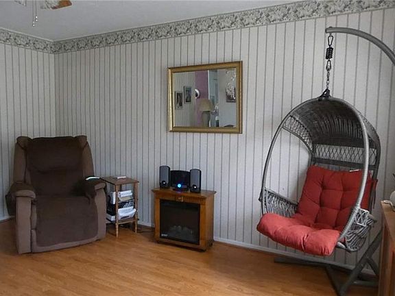 3rd image of 2216 Patricia Dr