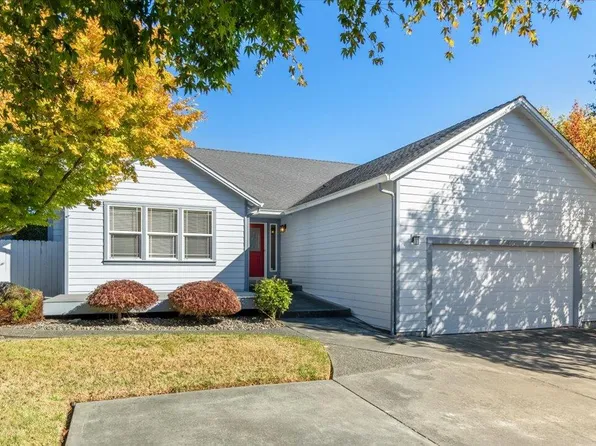 400 Pelicans Pouch Ct, Eureka, CA 95503