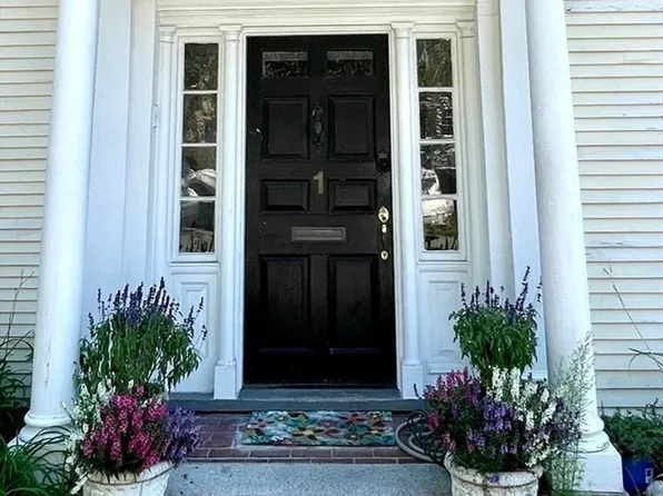 1 Green St Unit 2, Marblehead, MA 01945