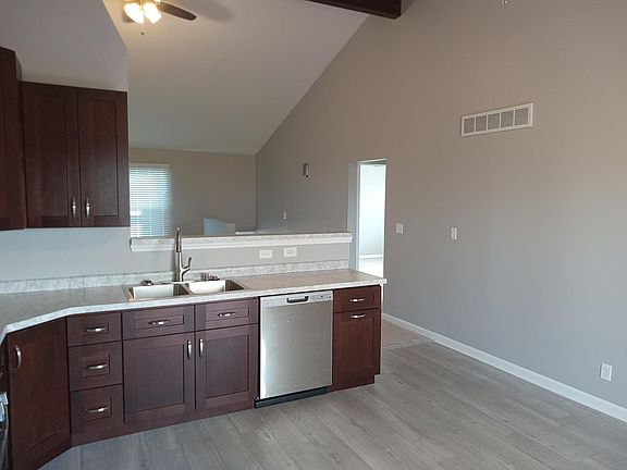 5th image of 1597 Woodgate Dr