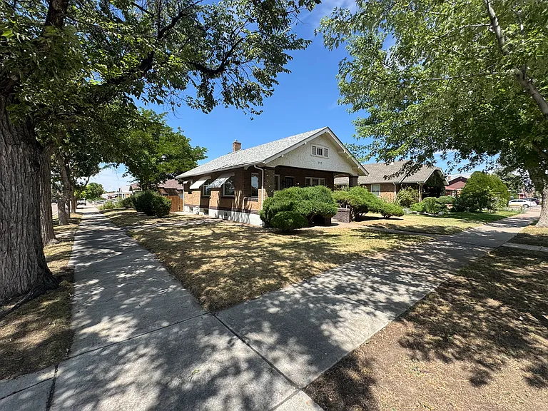 717 Minnequa Ave — Photo 2