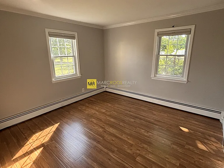 592 Saw Mill Brook Pkwy #1 — Photo 6