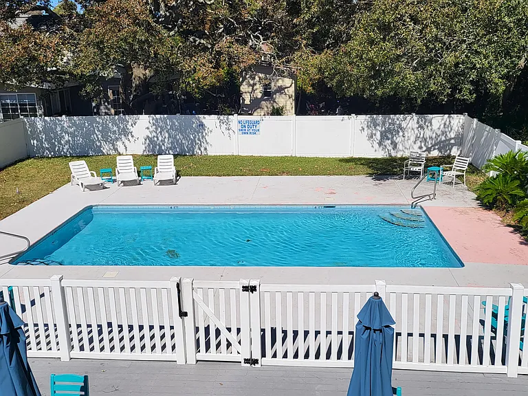 1420 Holly Driveunit A — Photo 4
