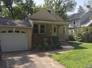 438 W Ivy Ln, Englewood, NJ 07631