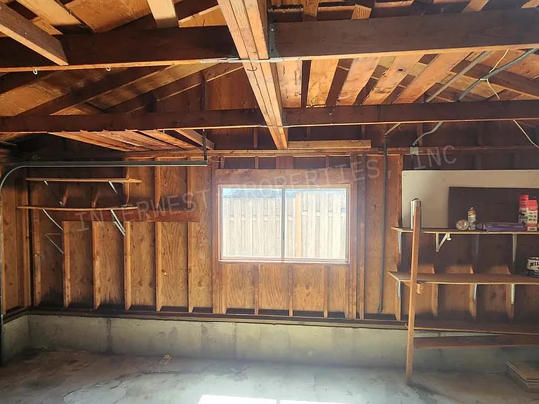 265 SW Salix Ter — Photo 14
