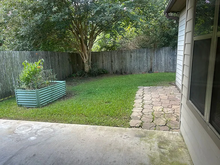 303 Annabelle Ln — Photo 17