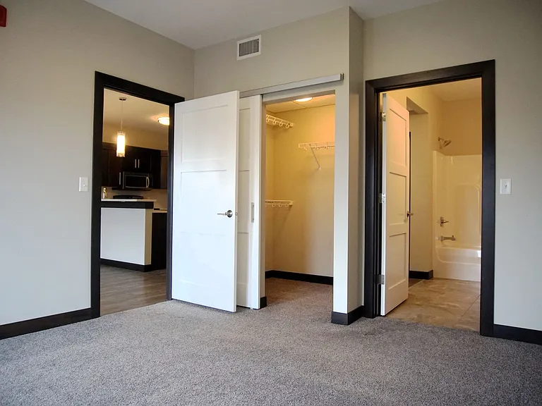 1028 3rd St SE #410 — Photo 13