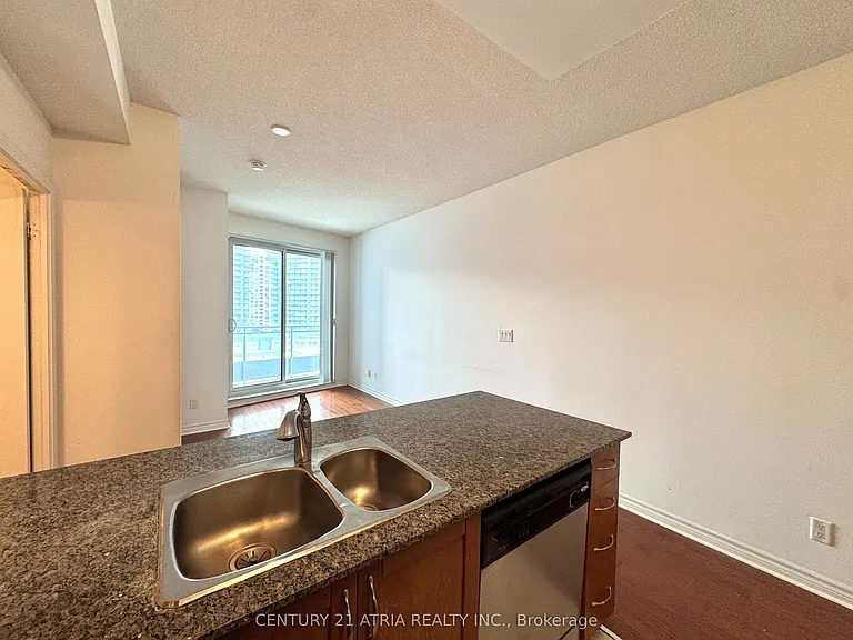 18 Holmes Ave #806 — Photo 4
