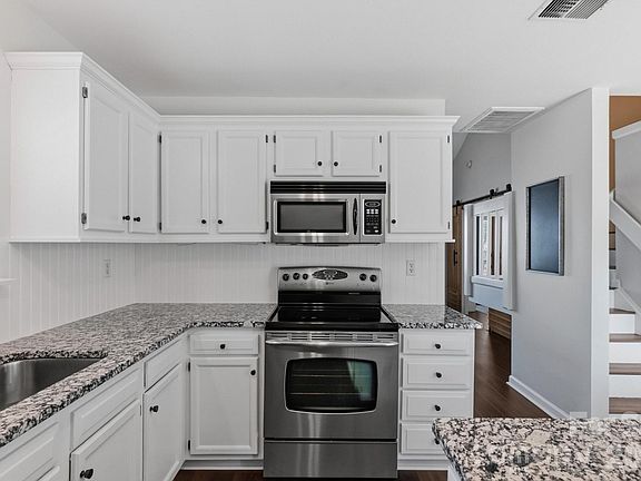 5th image of 8219 Golf Ridge Dr
