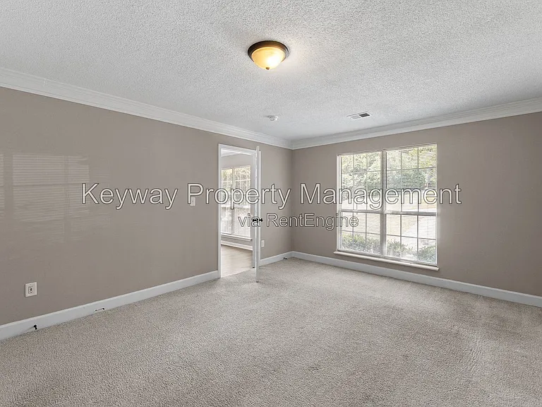 4263 Waylon Dr — Photo 10