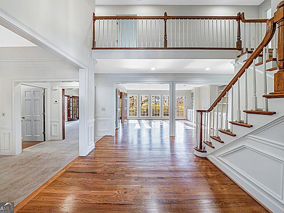 3rd image of 410 Red Jacket Way