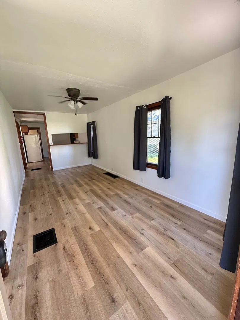 2 BR house Southside Marshalltown — Photo 1